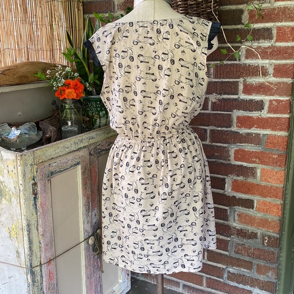 Soho Chick black/beige cotton Vespa scooter print cotton dress. Size Medium - Picture 2 of 9